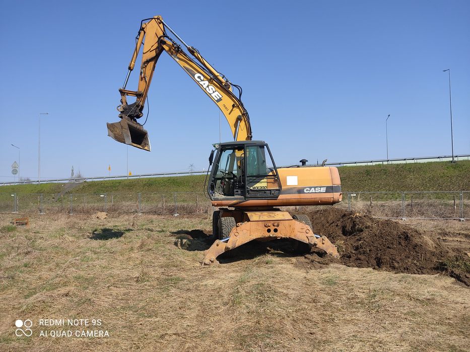 Wynajem koparko -ładowarka