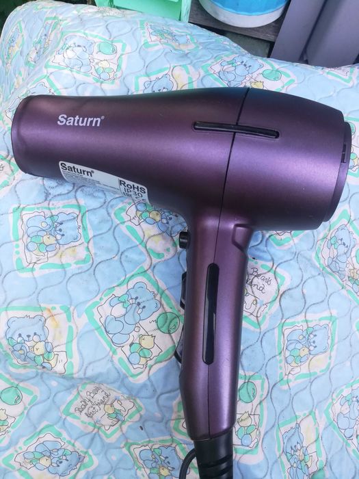 Продаю фен " SATURN ST-HC 7348 " 2000вт, 3 режима нагрева, 2 скорости.