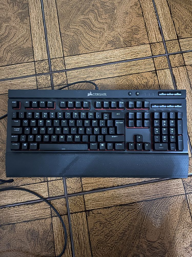 Teclado Mecanico Gamer Corsair k68