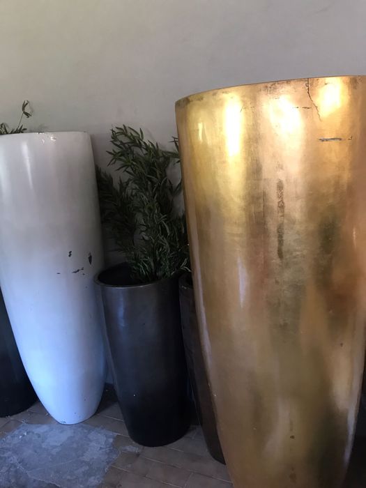 Vasos Grandes e Plantas artificais