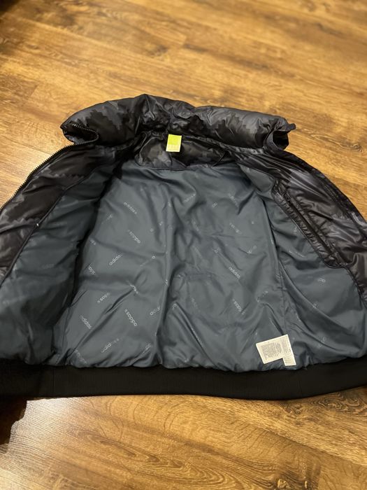 Продам пуховик Adidas