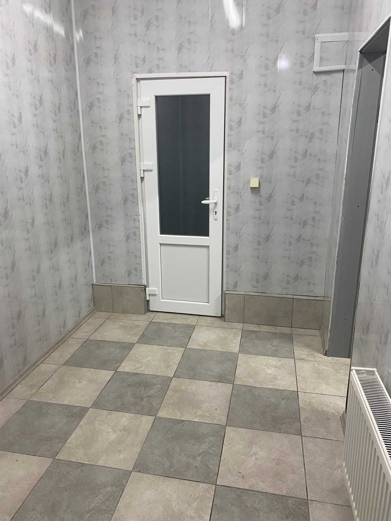 Здам офіс (фасадне приміщення) 30 м2, в районі тихого центру
