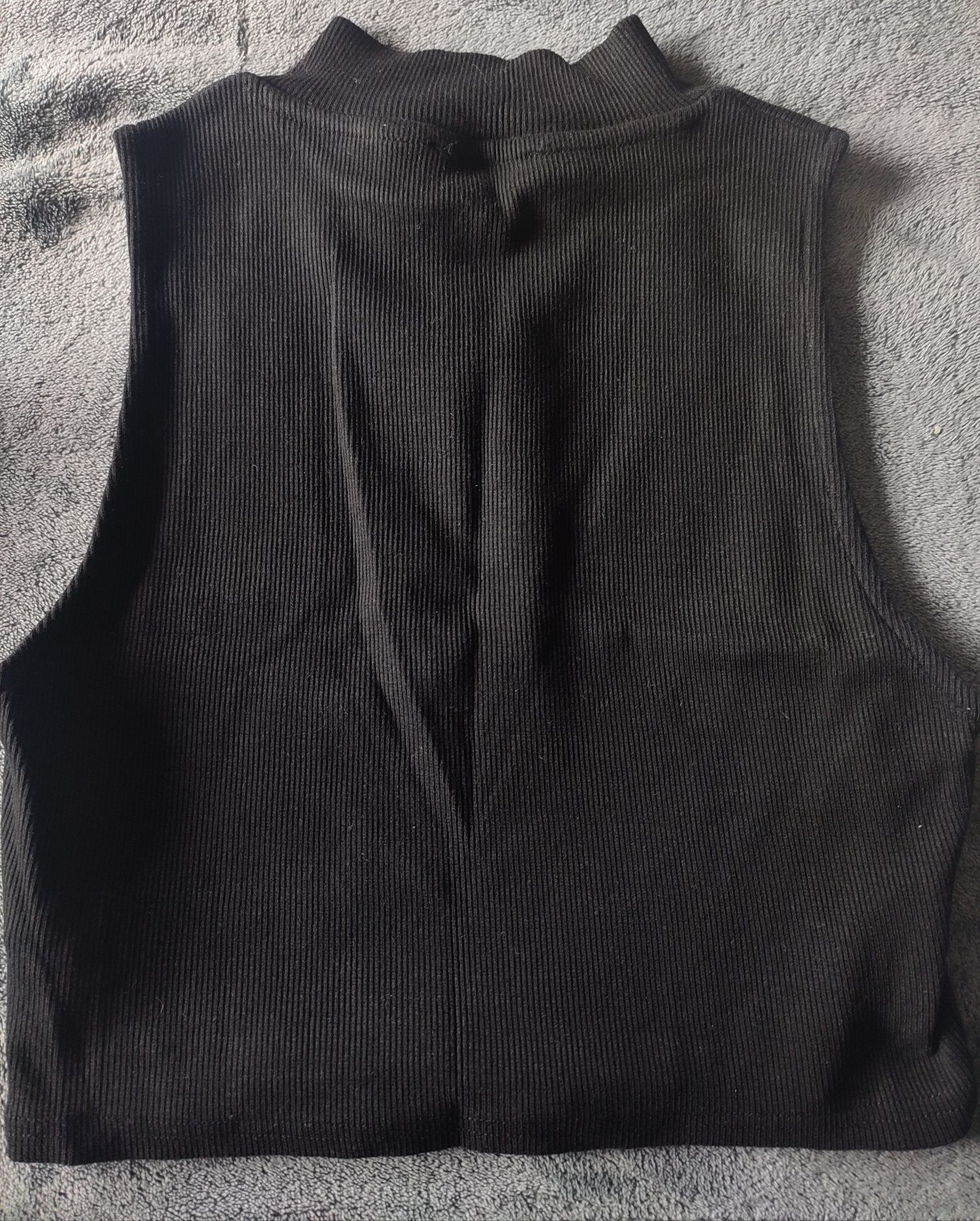 Top de fecho Zara; tamanho L