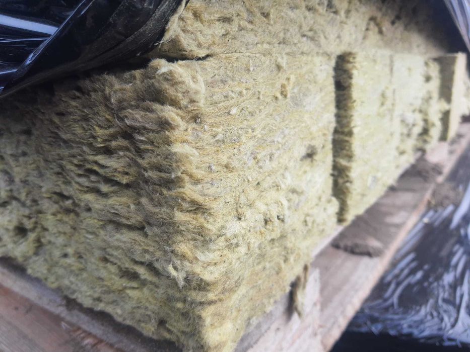 Izolacja ścian i poddaszy - kostki z wełny mineralnej