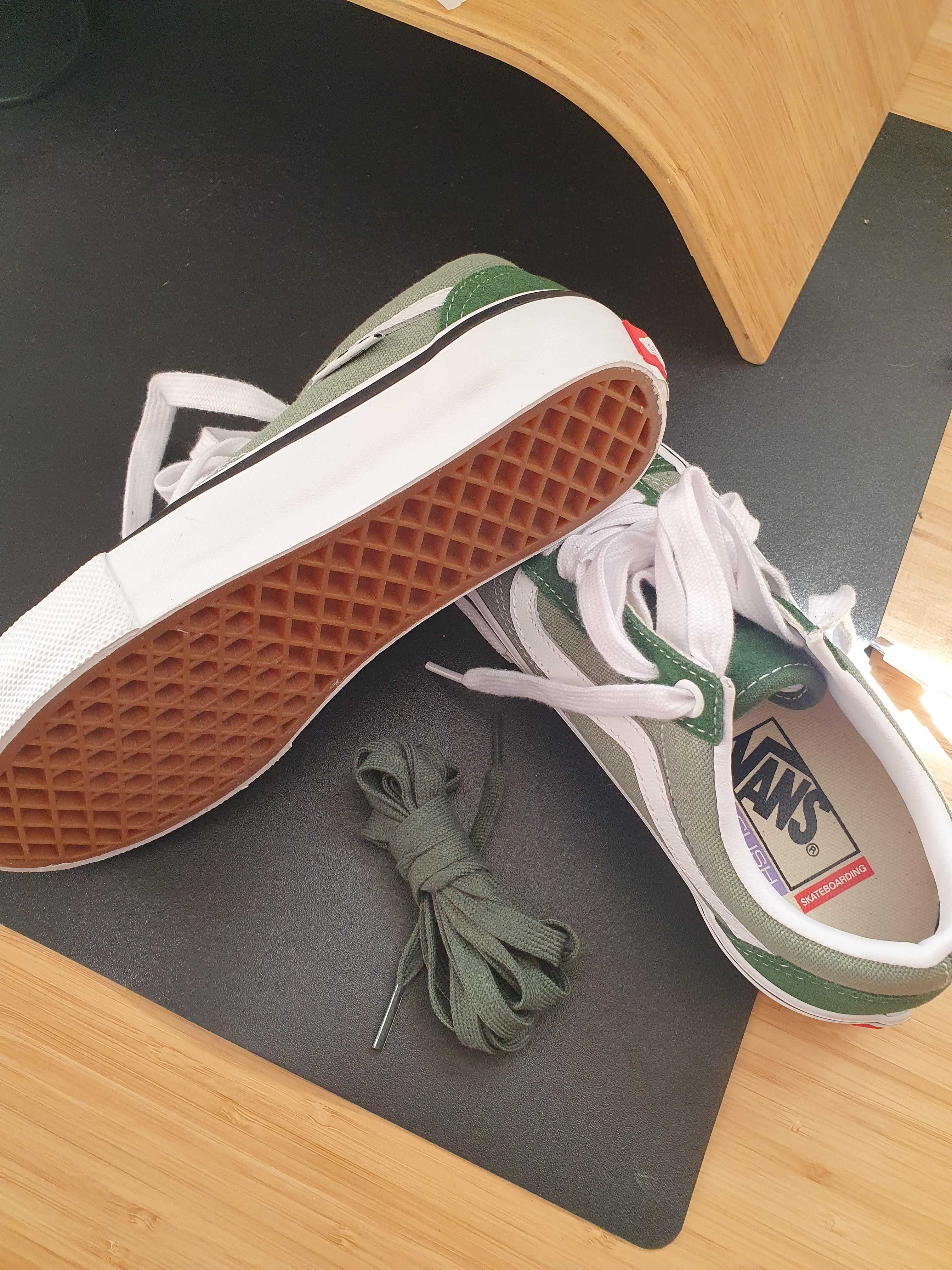 Tênis VANS Novos
