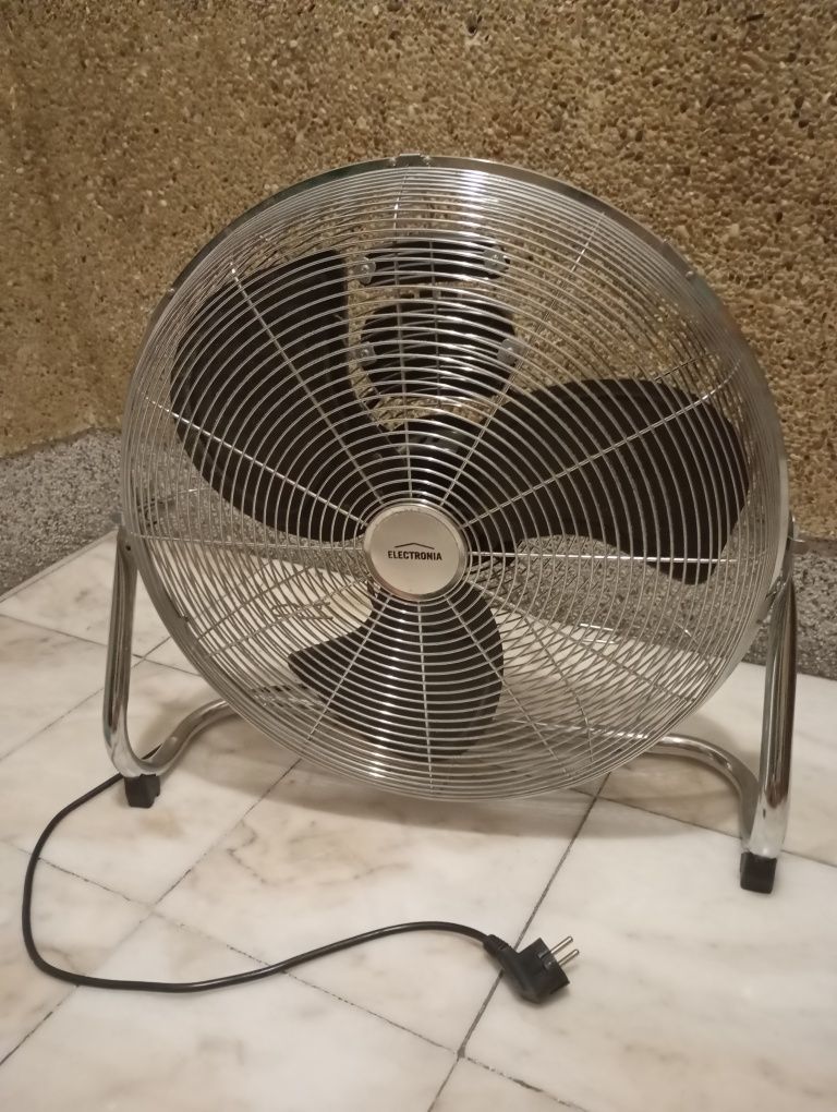 Ventoinha de chão Electronia