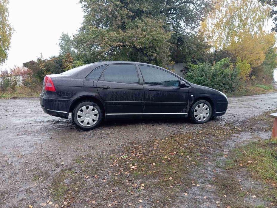 Продав автомобіль
