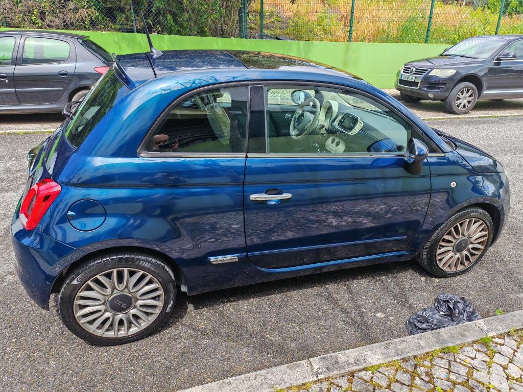 Fiat 500 1.2 Lounge de Novembro de 2017 com apenas 93.000 km