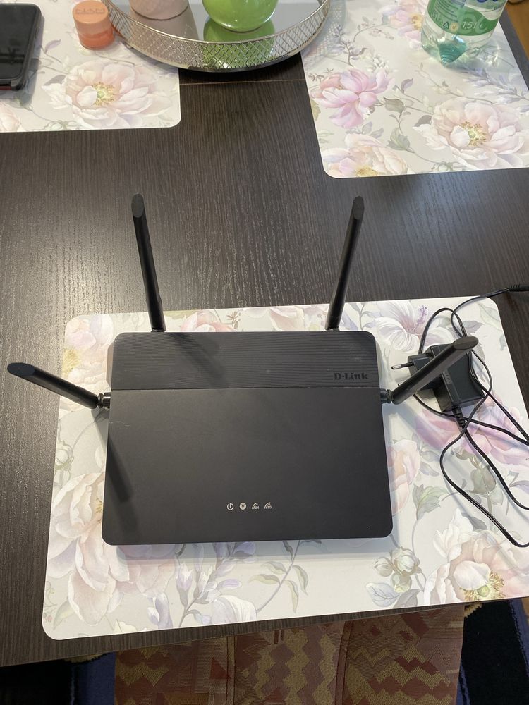 Router D-link DIR-878