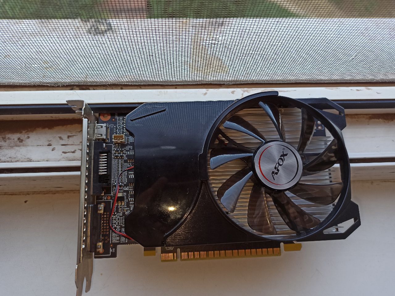 Продам Видеокарту Gt 740 2gb DDR5