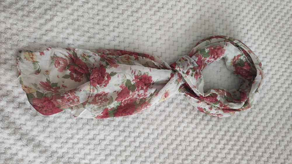Kwiatowa chustka apaszka szalik szal jesień wiosna róże kwiaty retro