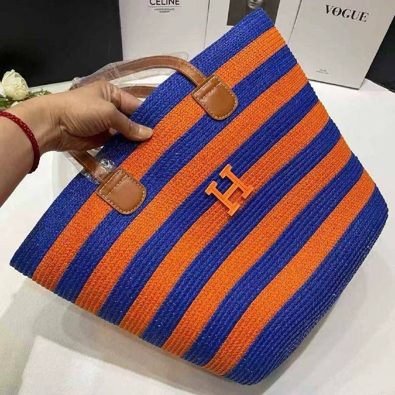 Акція.   Шляпа і пляжна сумка Hermes