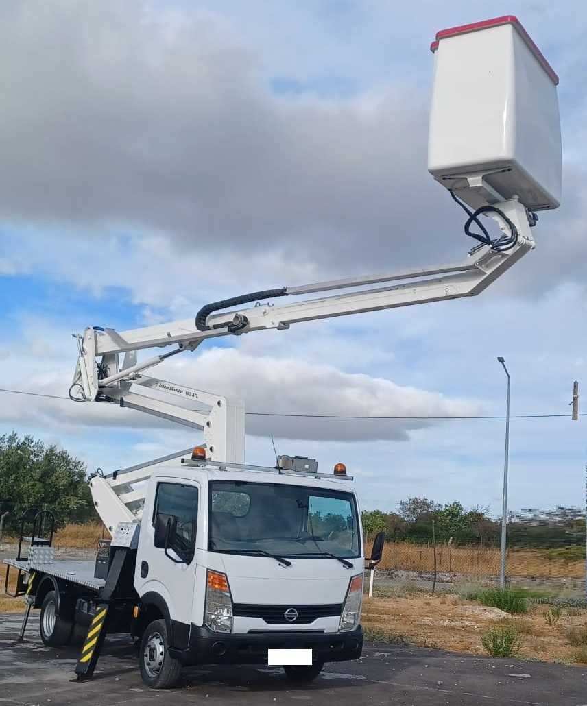 Nissan Cabstar C/Plataforma Elevatória