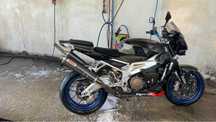 Aprilia tuono rsv1000r gen 2