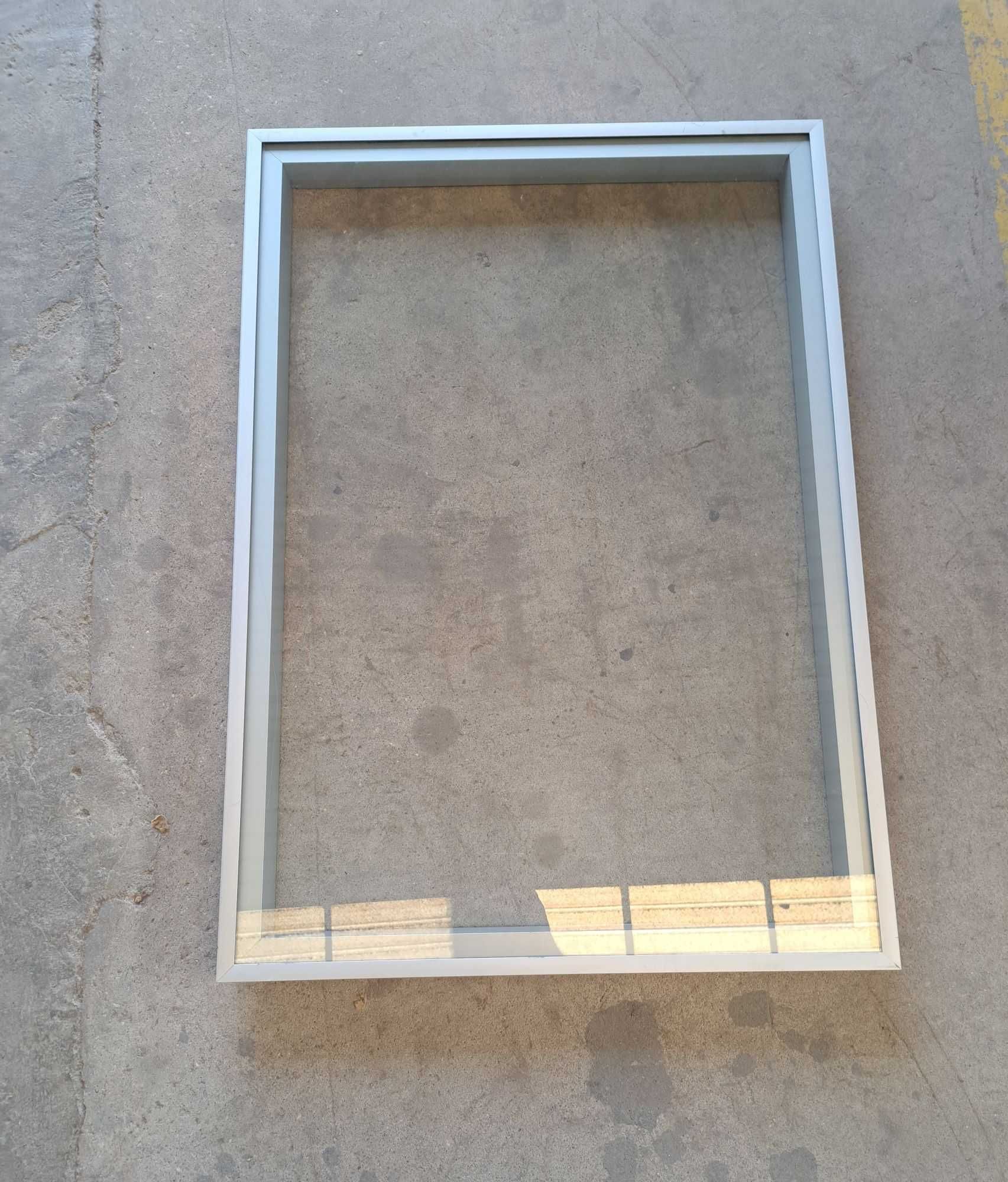 Vendo janelas em alumínio com vidro