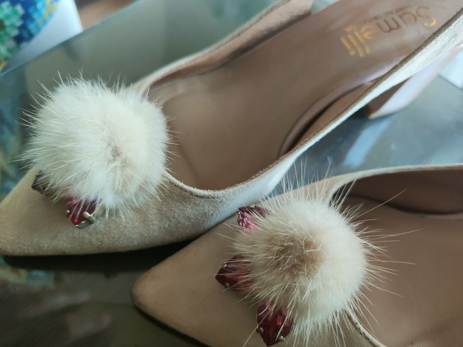 Sapatos em nobuk rosa e pedras