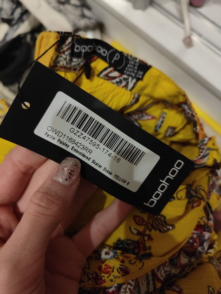 Boohoo żółta sukienka krótka bez pleców z głębokim dekoltem w kwiaty S