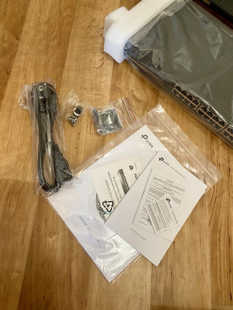 Комутатор мереживий TP-Link TL-SL2428P, новий.
