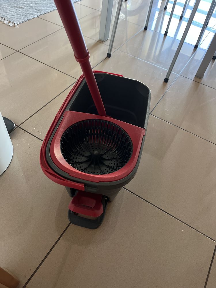 Balde vileda com pedal e esfregona