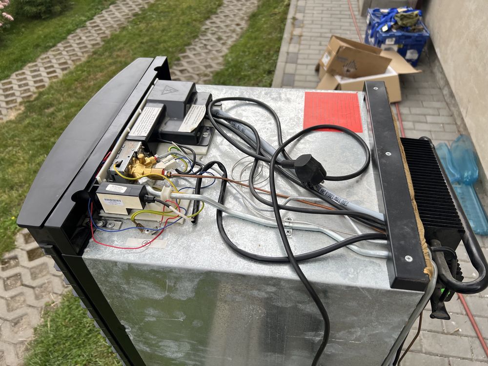 Lodowka dometic kamper przyczepa kempingowa
