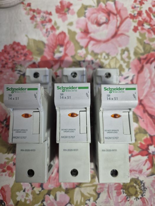 Sprzedam Podstawy Bezpiecznikowe SBI 14 X 51 bezpiecznik