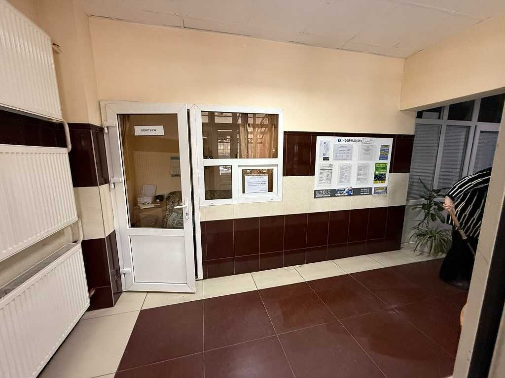 3-к простора, центр, вул. Антоновича 72, м. Олімпійська.