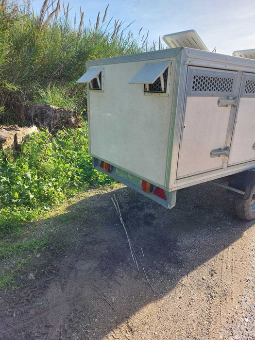 Reboque  transporte de animais
