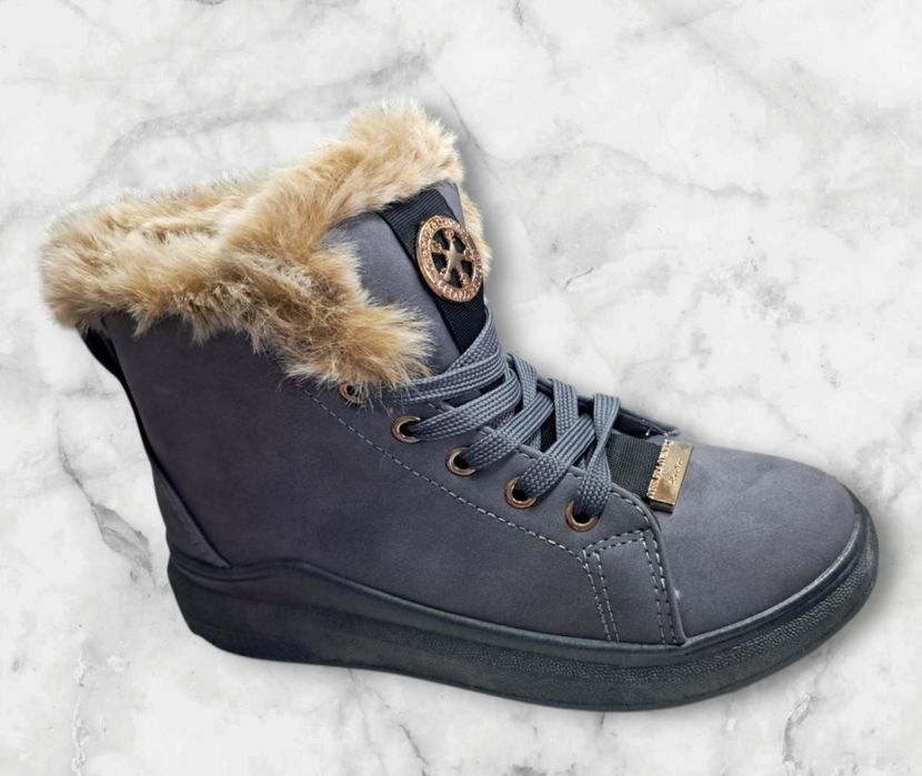 WYPRZEDAŻ Trapery dziecięce zimowe ocieplane rozmiar 33