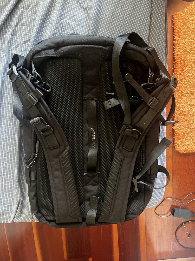 Vendo mochila Replay nova sem etiqueta