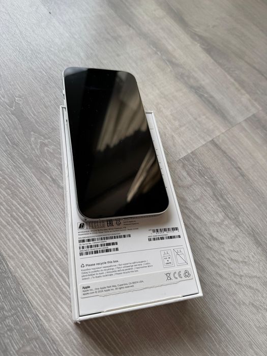 iPhone 16 Pro Max 1TB biały tytan