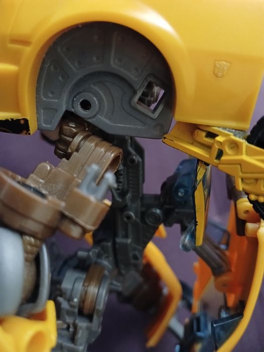 Трансформер Бамблби оригинал Hasbro