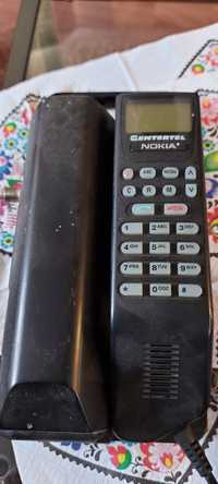 Podobno pierwszy telefon samochodowy. Nokia hsn-5kp.