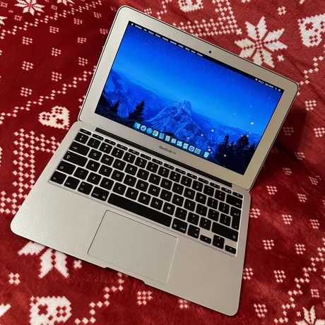 MacBook Air 11.6” i5, 128GB SSD, 4GB RAM