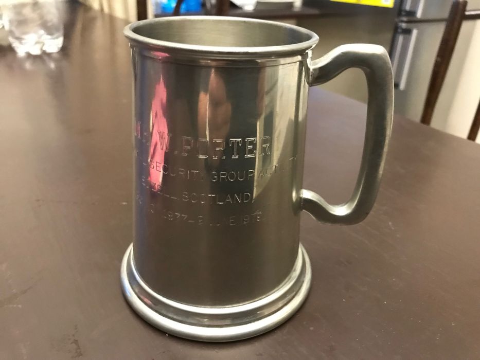 Винтажная оловянная кружка