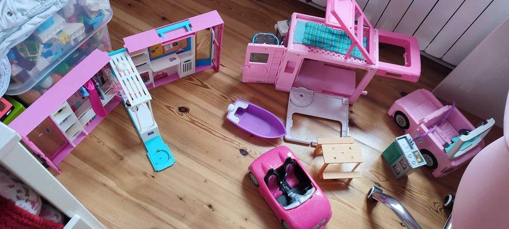 Barbie zestaw Kamper, szafa ,auto