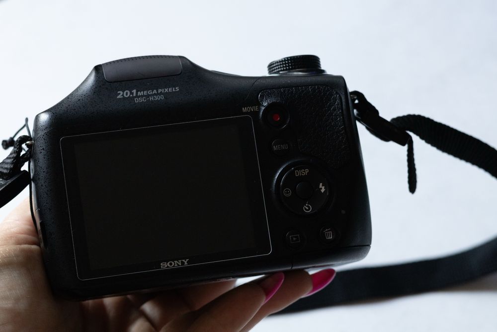 Sony Cyber-shot DSC-H30