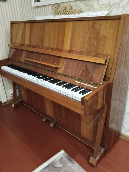 Піаніно, фортепіано Україна