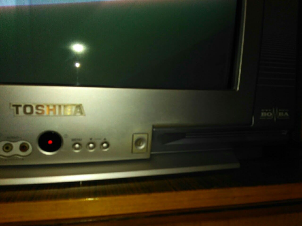 Телевизор Toshiba Bomba 52см