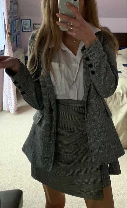 Elegancka szara kopertowa spódnica mini w kratkę do biura Reserved XS