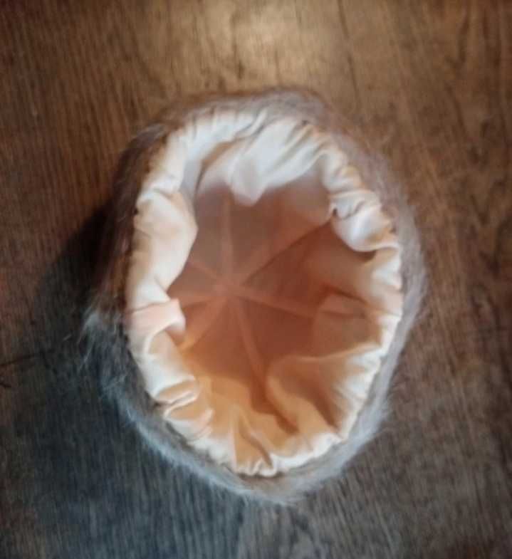 Toczek/czapka/kapelusz z nutrii, piękny fason,stan idealny