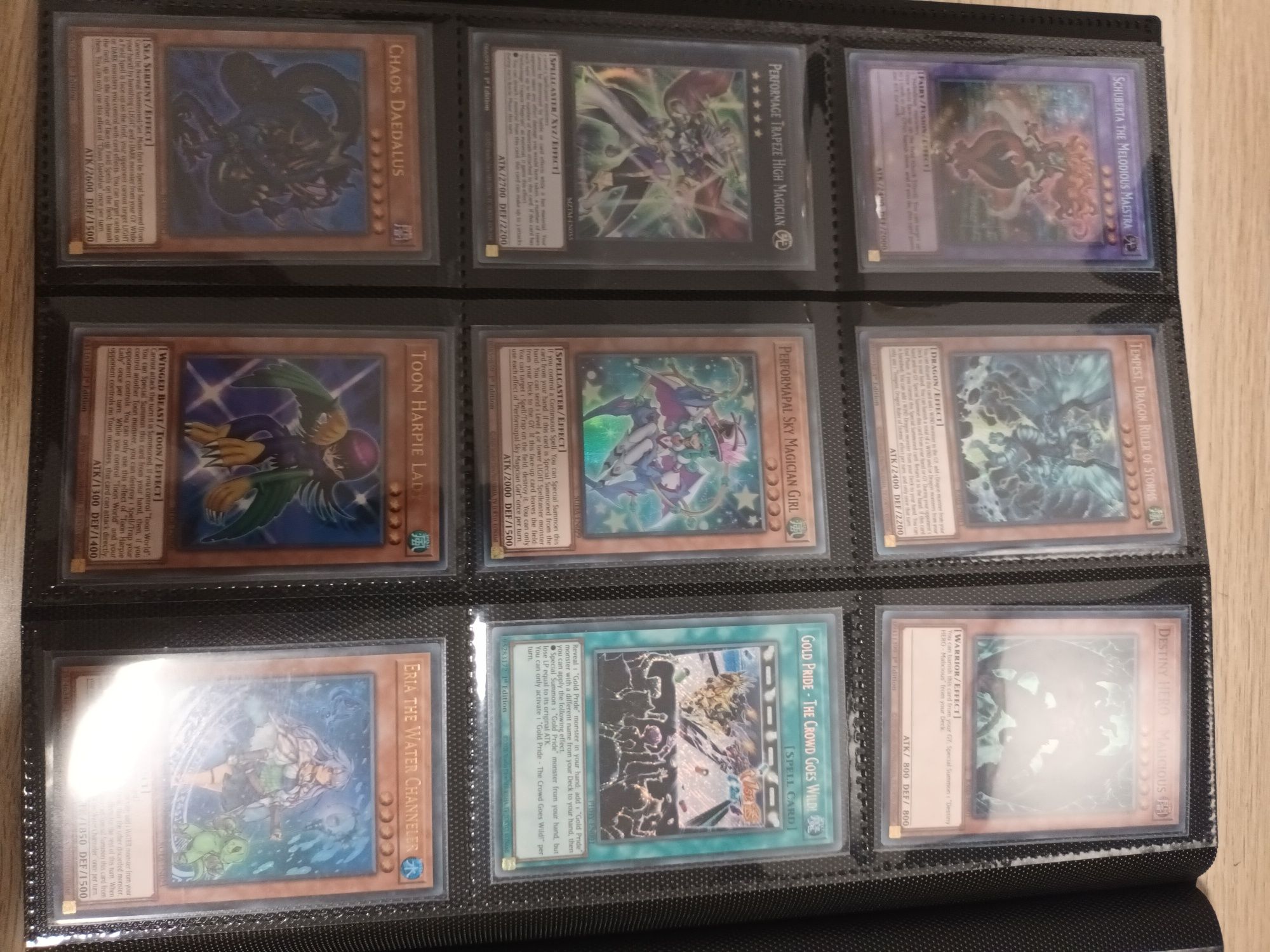 Coleção de yu-gi-oh de 60 cartas