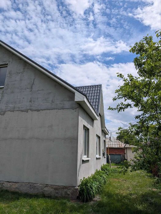 Продам 2х этажный дом в пгт. Андреевка, Изюмского района