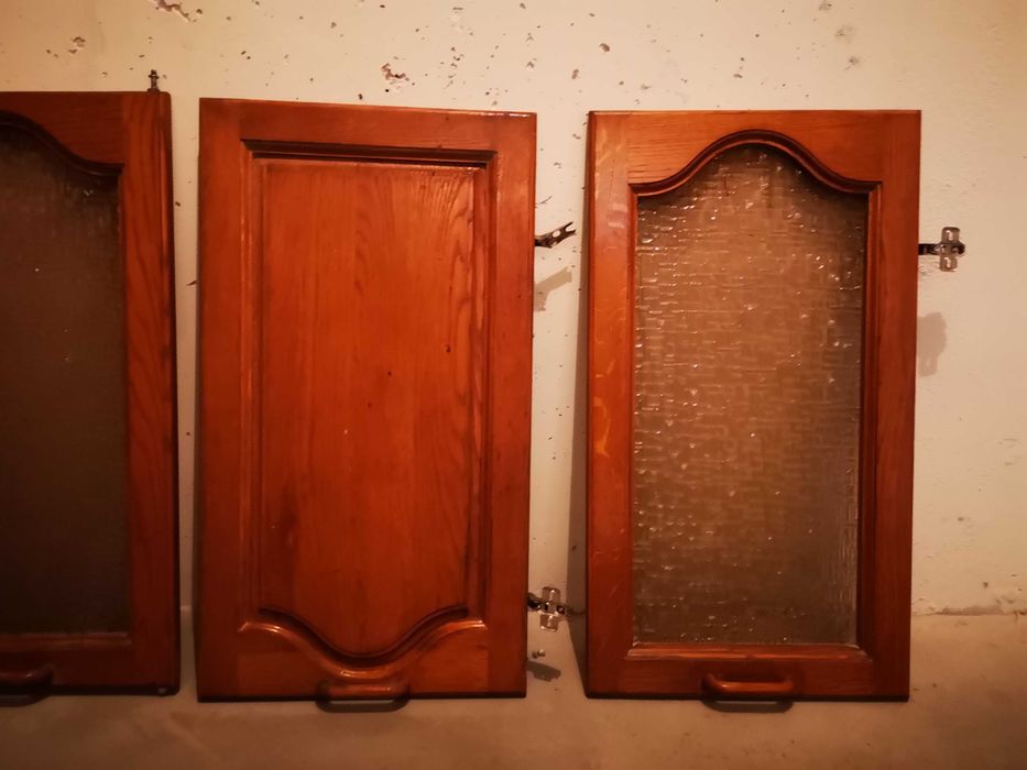 Drewniane dębowe fronty meblowe szafki kuchenne  szkło