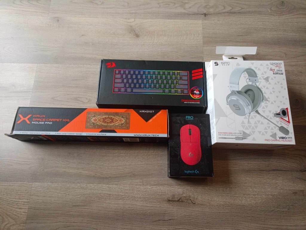 Komputer gamingowy, Monitor 180hz i myszka Logitech G pro Superlight