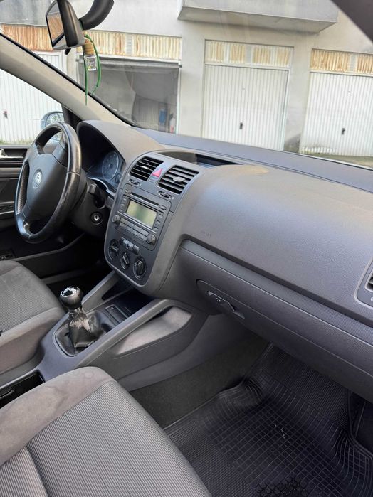 Volkswagen Golf 5 – 2005 | 200.000 km | Sem nada a fazer!