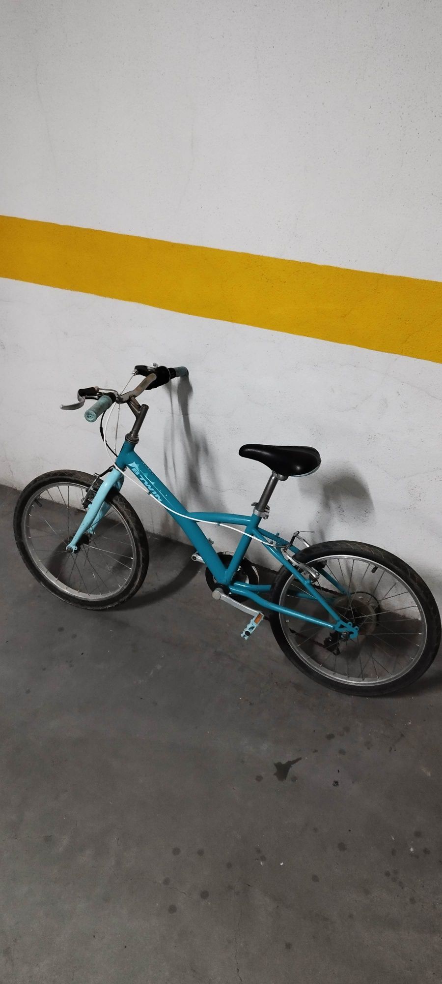 Bicicleta criança Btt da Decatlhon roda 20  6 - 9anos
