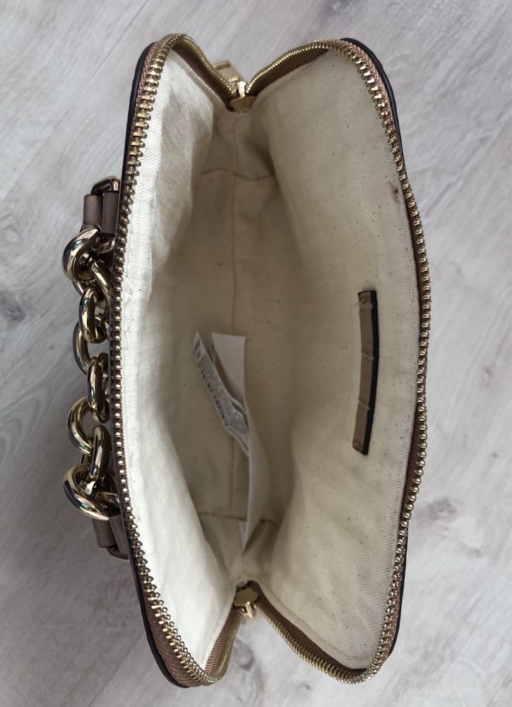 Маленька сумочка від Zara