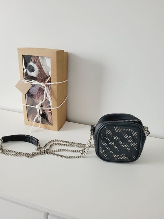 Czarna mała torebka Mango dżety