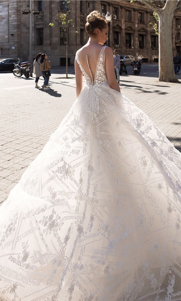 Шикарна весільна сукня Pollardi