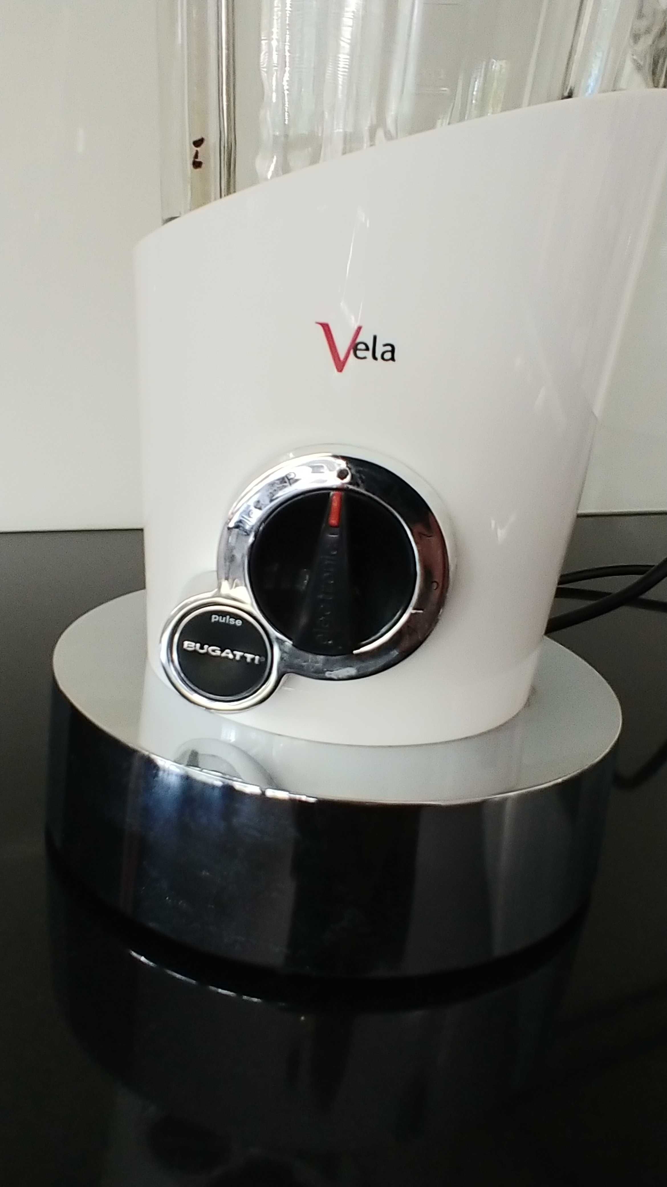 Blender włoskiej marki Casa Bugatti kolor biały